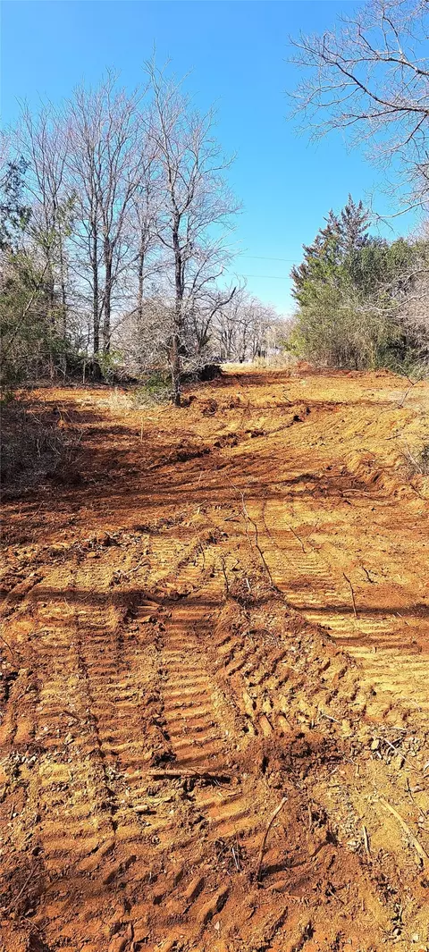 335 County Rd N, Rockdale, TX 76567