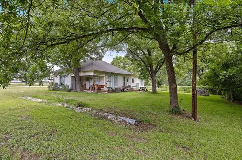 Exterior - 103 E Willis St, Leander, TX 78641 photo 2 of 2
