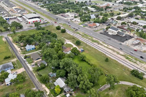 View/Area - 103 E Willis St, Leander, TX 78641 photo 4 of 5