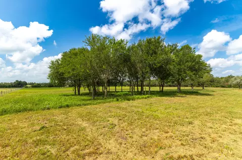 2112 Baca Loop, Flatonia, TX 78941 photo 14