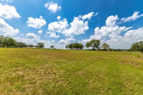 2112 Baca Loop, Flatonia, TX 78941 photo 16