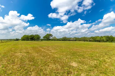 2112 Baca Loop, Flatonia, TX 78941 photo 15