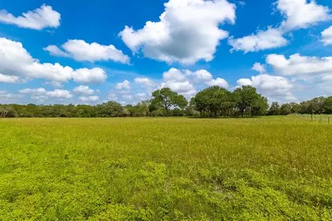 2112 Baca Loop, Flatonia, TX 78941 photo 11
