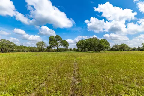 2112 Baca Loop, Flatonia, TX 78941 photo 7