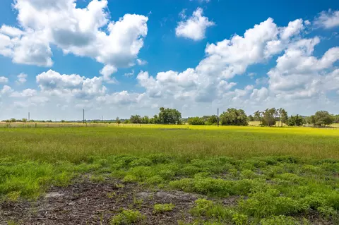 2112 Baca Loop, Flatonia, TX 78941 photo 24