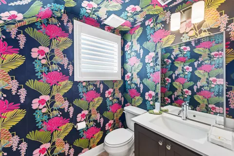Bath - 4209 Elevator Dr, Austin, TX 78731 photo 3 of 4