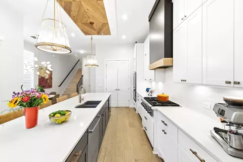 Kitchen - 4209 Elevator Dr, Austin, TX 78731 photo 4 of 4