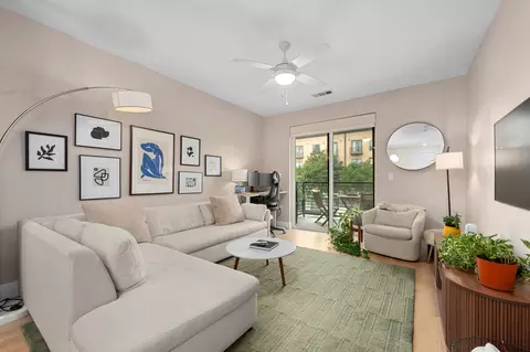 1701 Simond Ave #215, Austin, TX 78723