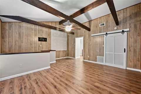 Living - 102 Rivercrest St, Luling, TX 78648 photo 7 of 7