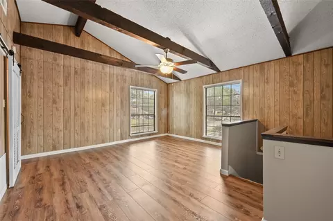 Living - 102 Rivercrest St, Luling, TX 78648 photo 6 of 7