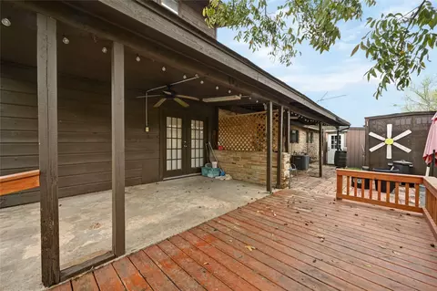 Exterior - 102 Rivercrest St, Luling, TX 78648 photo 4 of 4
