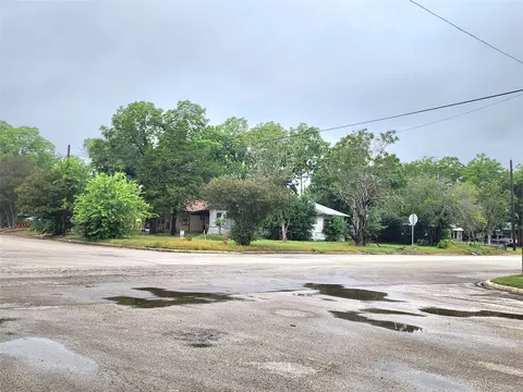 123 E Davis St, Luling, TX 78648 photo 14
