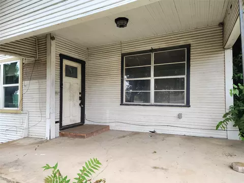 123 E Davis St, Luling, TX 78648 photo 6