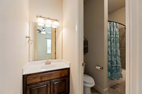 Bath - 135 Gabriel Vis E, Georgetown, TX 78633 photo 7 of 7