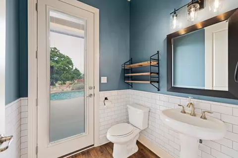 Bath - 135 Gabriel Vis E, Georgetown, TX 78633 photo 6 of 7