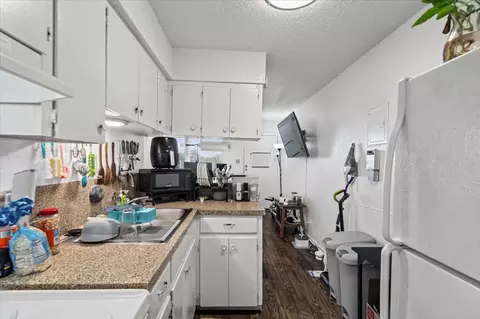 Kitchen - 2808 Whitis Ave #C304, Austin, TX 78705 photo 4 of 4