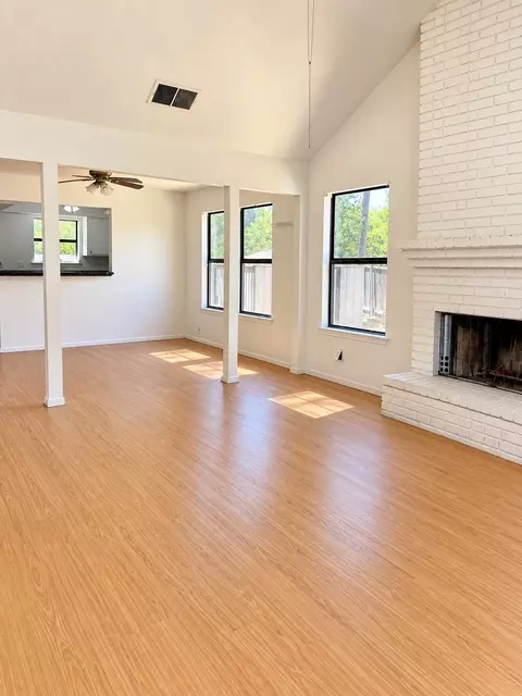 Undisclosed, Kirby, TX 78219