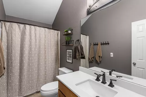Bath - 454 Fall Cir, Kyle, TX 78640 photo 6 of 6