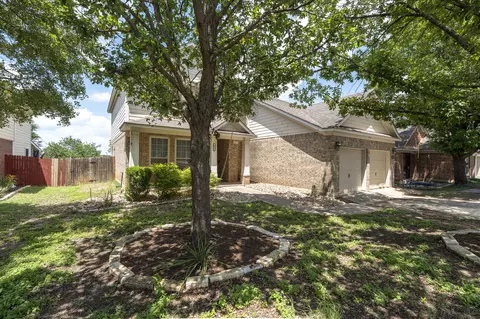 454 Fall Cir, Kyle, TX 78640