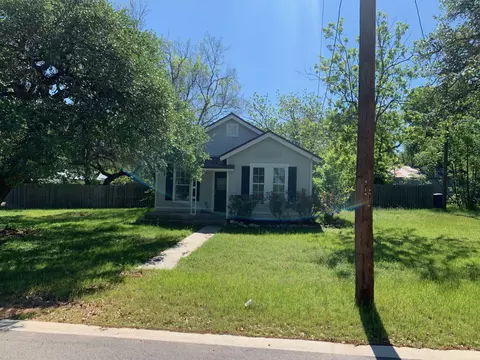 435 N West St, Bertram, TX 78605