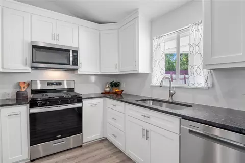 8007 Colony Loop Dr, Austin, TX 78724