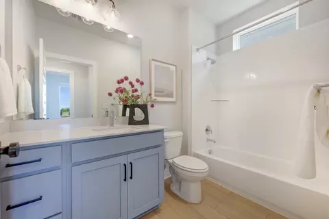 Bath - 5610 Forks Rd, Austin, TX 78747 photo 3 of 3