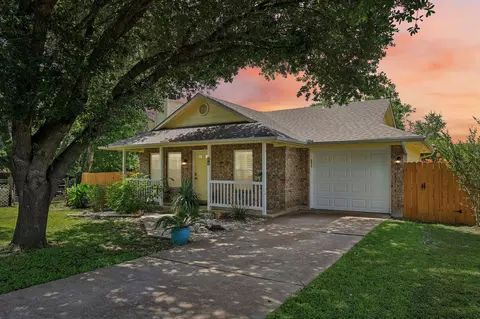 94 Louise St, Elgin, TX 78621
