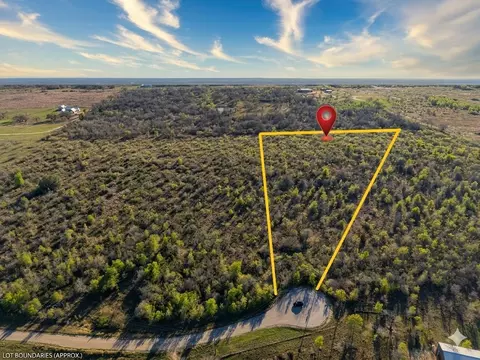 14 Spanish Oaks Blvd, Lockhart, TX 78644