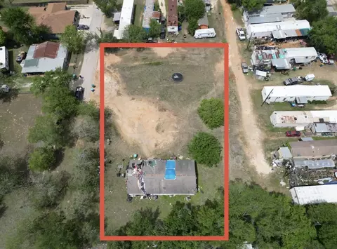 422 S Avenue C #A, Elgin, TX 78621