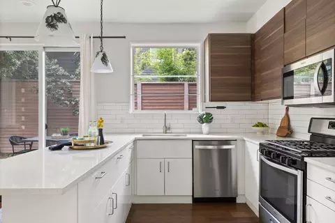 Kitchen - 1604 Haskell St #2, Austin, TX 78702 photo 4 of 5