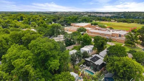View/Area - 1604 Haskell St #2, Austin, TX 78702 photo 1 of 2