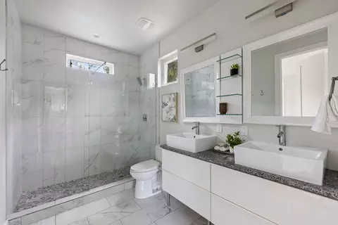 Bath - 1604 Haskell St #2, Austin, TX 78702 photo 2 of 5