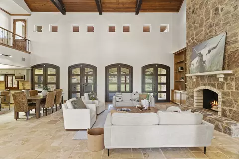 2180 La Ventana Pkwy, Driftwood, TX 78619