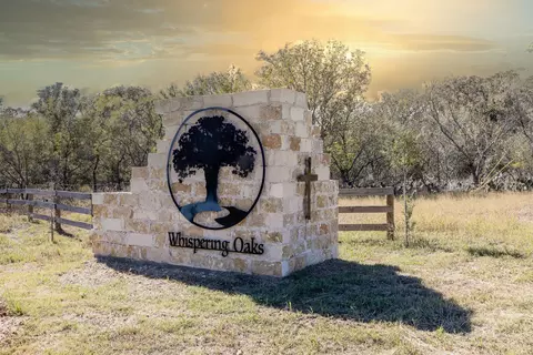 56 Post Oak Rd, Gonzales, TX 78629