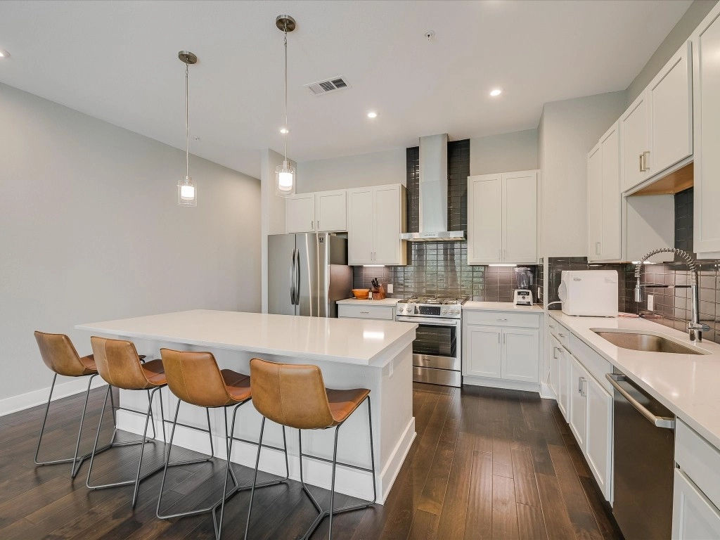 4405 Jackson Ave 3204  