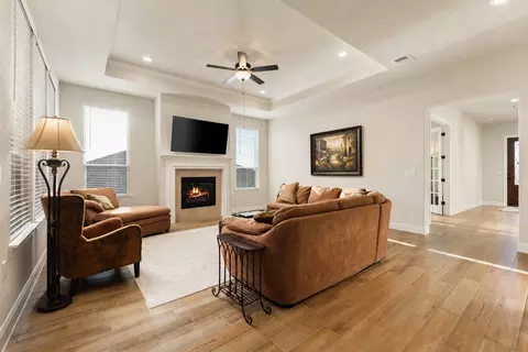 112 Telegraph Ln, Georgetown, TX 78633
