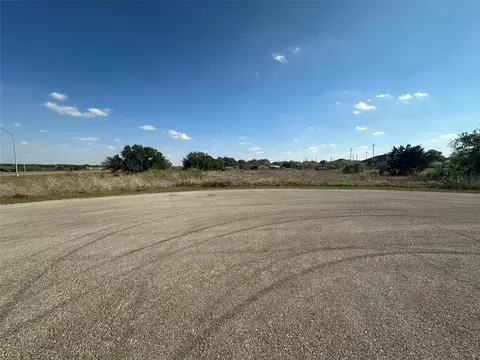 320 E 330 E Tomlinson St, Florence, TX 76527 photo 3
