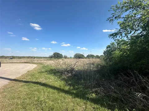 320 E 330 E Tomlinson St, Florence, TX 76527 photo 6