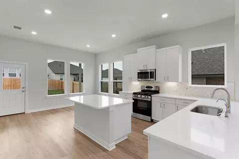 Kitchen - 116 Ridgewell Loop, Georgetown, TX 78633 photo 1 of 2