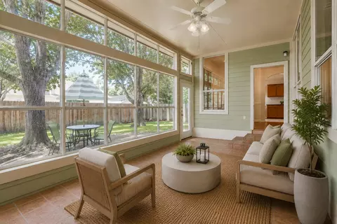 Exterior - 102 Trotter Dr, Georgetown, TX 78626 photo 5 of 10
