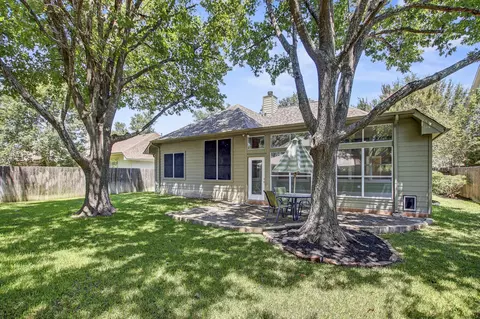 Exterior - 102 Trotter Dr, Georgetown, TX 78626 photo 9 of 10
