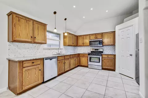 Kitchen - 102 Trotter Dr, Georgetown, TX 78626 photo 1 of 6