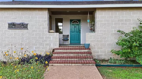 Exterior - 136 Pine Hill Loop #C, Bastrop, TX 78602 photo 2 of 5
