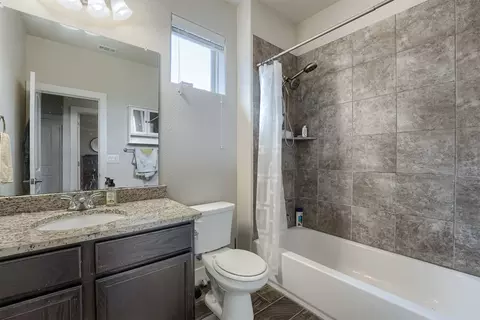 Bath - 418 High Tech Dr, Georgetown, TX 78626 photo 3 of 4