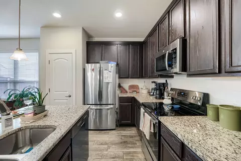 Kitchen - 418 High Tech Dr, Georgetown, TX 78626 photo 3 of 4