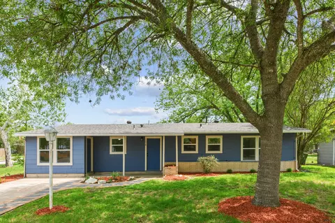 1038 Field St, San Marcos, TX 78666