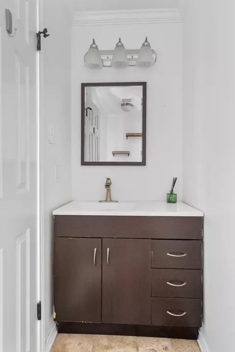 Bath - 2710 E 3rd St, Austin, TX 78702 photo 1 of 4
