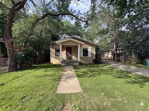 Exterior - 2710 E 3rd St, Austin, TX 78702 photo 2 of 3