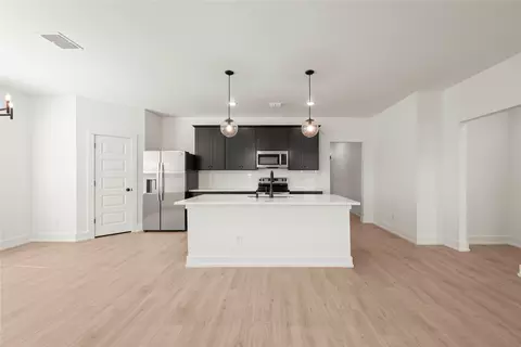 Kitchen - 548 Gus Loop, Georgetown, TX 78626 photo 2 of 2