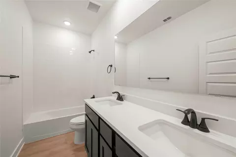 Bath - 548 Gus Loop, Georgetown, TX 78626 photo 2 of 2